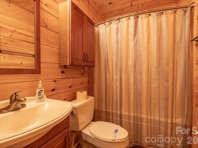 197 Woodby Ridge Road, Vilas, NC 28692.  MLS# CAR4382013, YatesRealty ID 23836. 