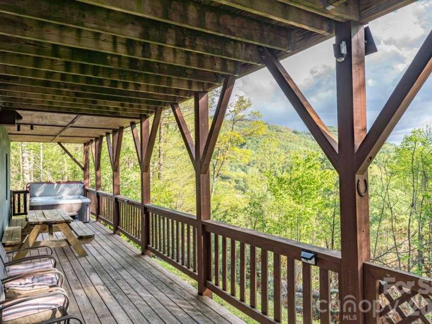 197 Woodby Ridge Road, Vilas, NC 28692.  MLS# CAR4382013, YatesRealty ID 23836. 