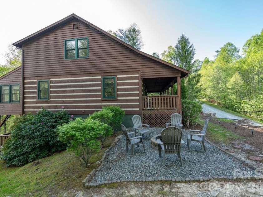197 Woodby Ridge Road, Vilas, NC 28692.  MLS# CAR4382013, YatesRealty ID 23836. 