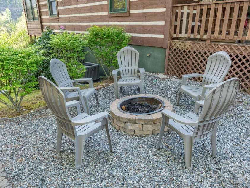 197 Woodby Ridge Road, Vilas, NC 28692.  MLS# CAR4382013, YatesRealty ID 23836. 