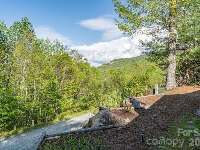 197 Woodby Ridge Road, Vilas, NC 28692.  MLS# CAR4382013, YatesRealty ID 23836. 