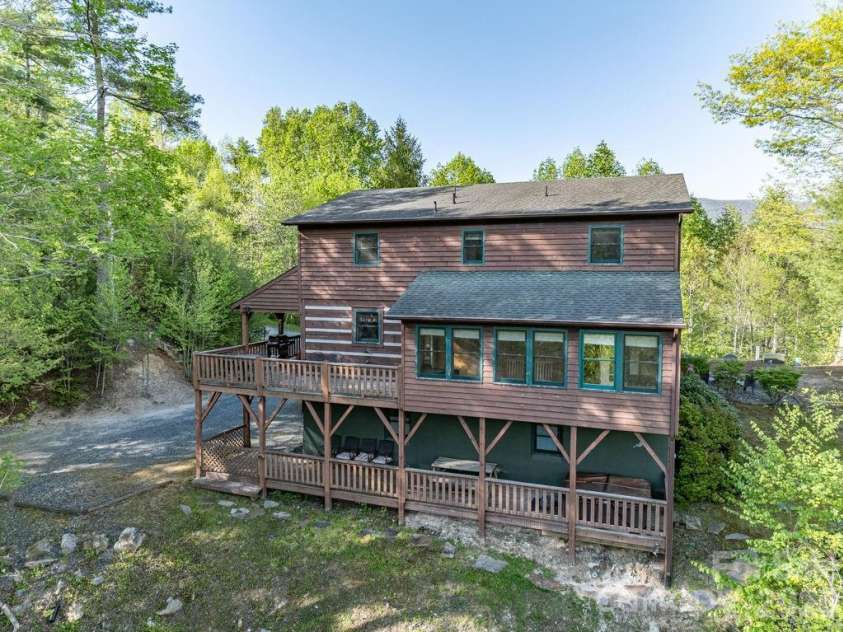 197 Woodby Ridge Road, Vilas, NC 28692.  MLS# CAR4382013, YatesRealty ID 23836. 