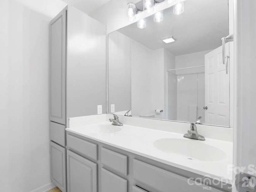 140 Thea Lane, Fletcher, NC 28732.  MLS# CAR4374845, YatesRealty ID 23837. Dual Vanity primary bath