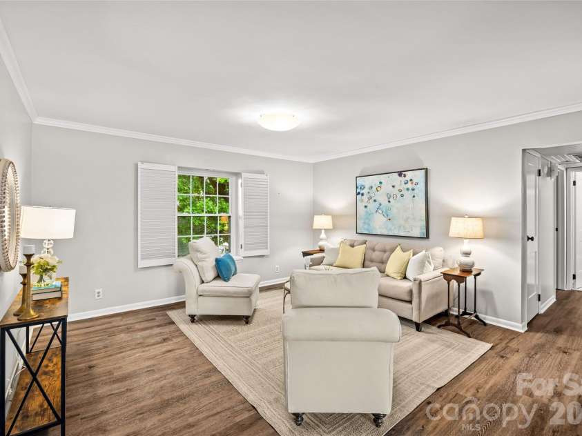 2604 Park Road, Charlotte, NC 28209.  MLS# CAR4374921, YatesRealty ID 23838. 