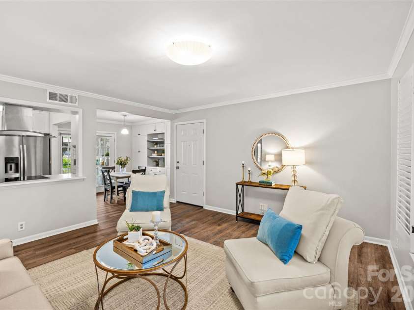 2604 Park Road, Charlotte, NC 28209.  MLS# CAR4374921, YatesRealty ID 23838. 