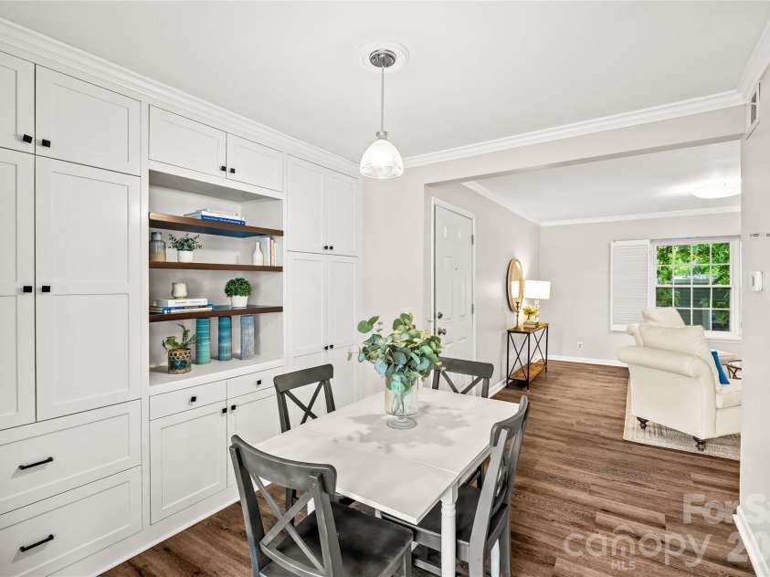 2604 Park Road, Charlotte, NC 28209.  MLS# CAR4374921, YatesRealty ID 23838. 