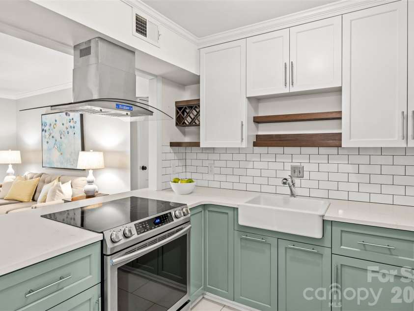 2604 Park Road, Charlotte, NC 28209.  MLS# CAR4374921, YatesRealty ID 23838. 