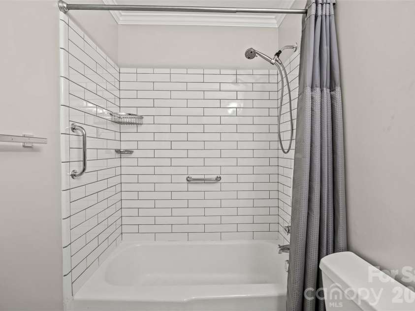 2604 Park Road, Charlotte, NC 28209.  MLS# CAR4374921, YatesRealty ID 23838. 
