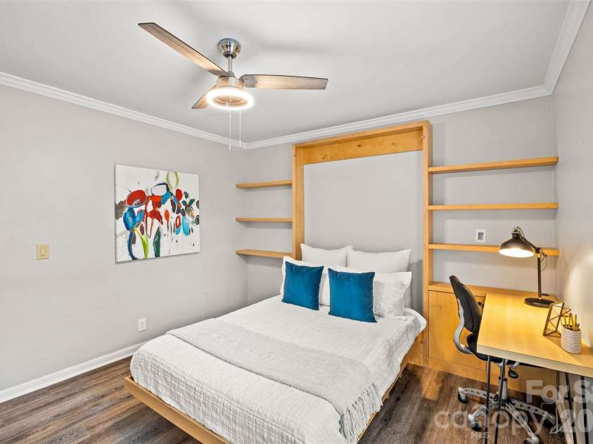 2604 Park Road, Charlotte, NC 28209.  MLS# CAR4374921, YatesRealty ID 23838. 
