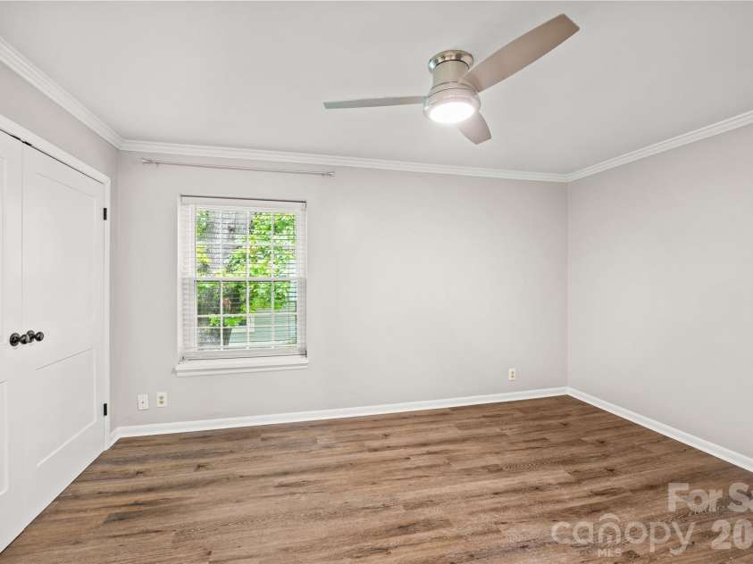2604 Park Road, Charlotte, NC 28209.  MLS# CAR4374921, YatesRealty ID 23838. 