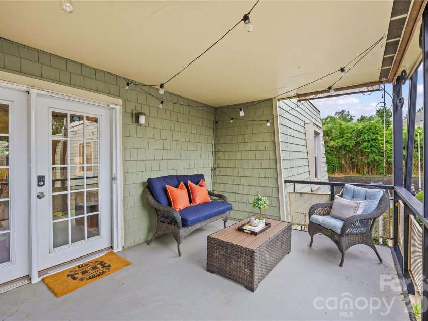 2604 Park Road, Charlotte, NC 28209.  MLS# CAR4374921, YatesRealty ID 23838. 