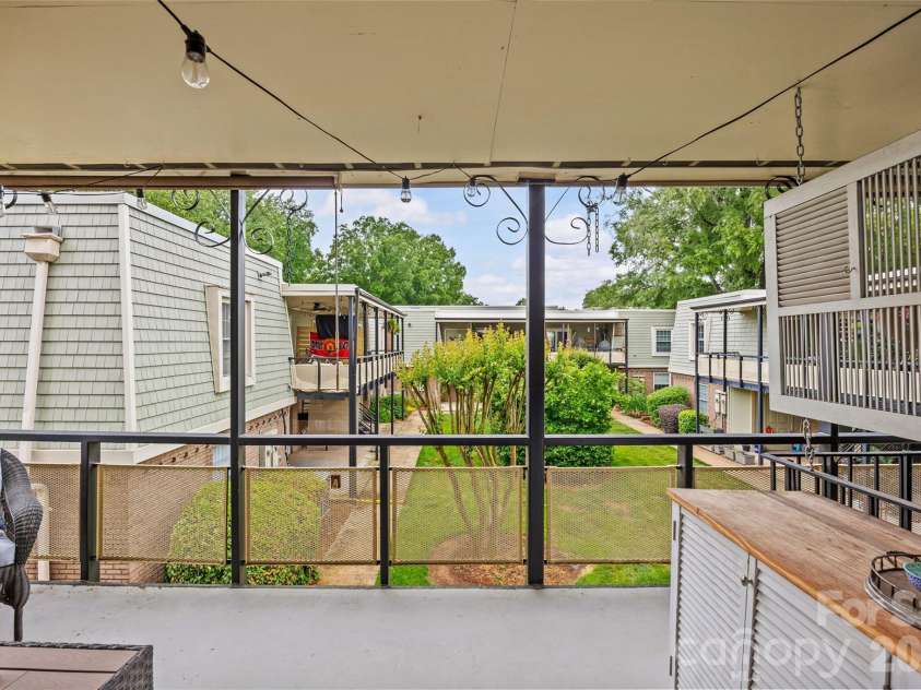 2604 Park Road, Charlotte, NC 28209.  MLS# CAR4374921, YatesRealty ID 23838. 