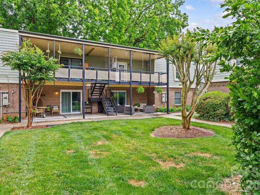 2604 Park Road, Charlotte, NC 28209.  MLS# CAR4374921, YatesRealty ID 23838. 