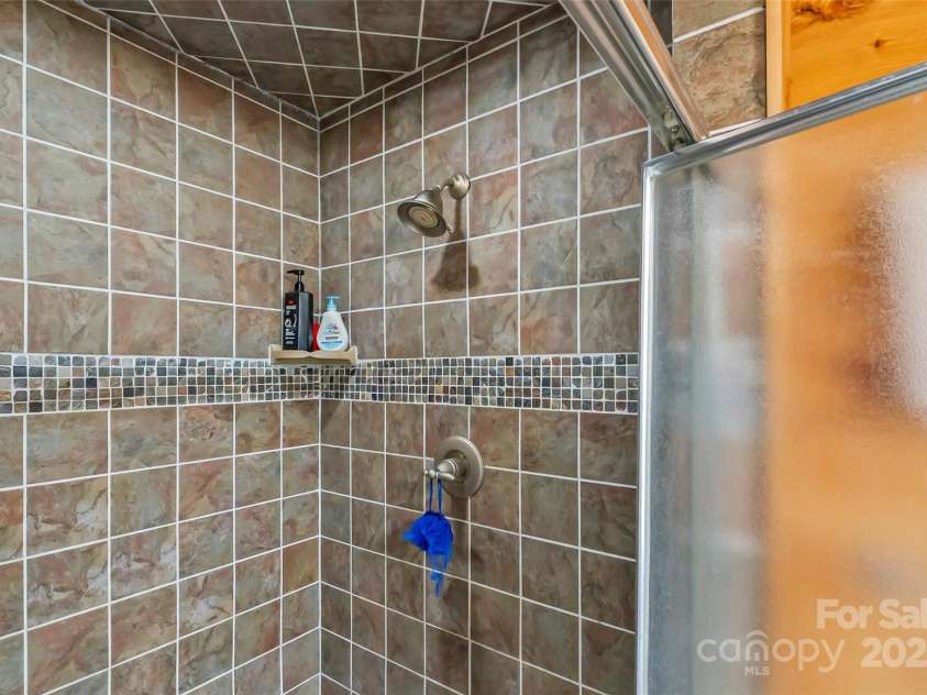 279 Outback Trail, Nebo, NC 28761.  MLS# CAR4277769, YatesRealty ID 23838. Primary Suite