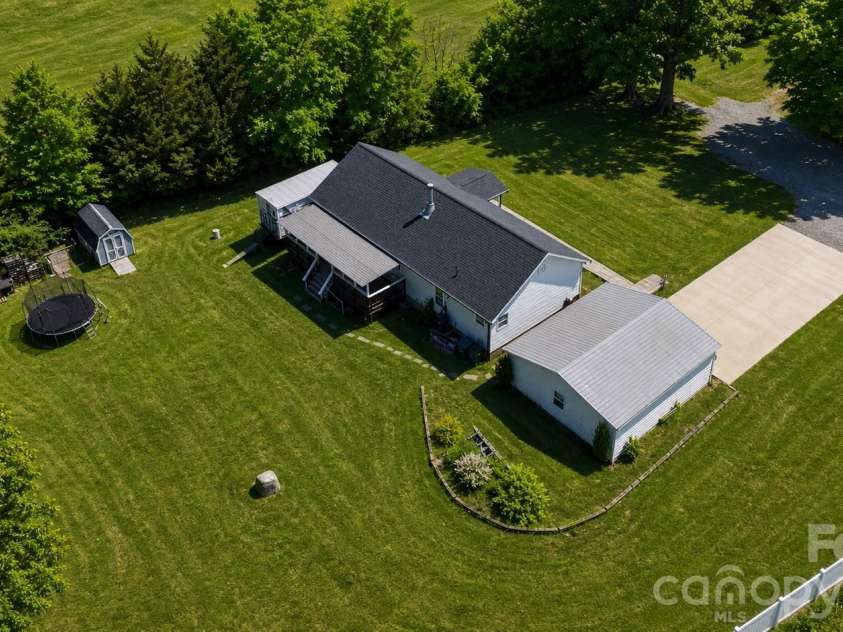 205 Moss Drive, Concord, NC 28027.  MLS# CAR4382397, YatesRealty ID 23839. 