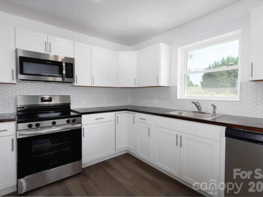 108 Little Texas Road, Kannapolis, NC 28083.  MLS# CAR4335230, YatesRealty ID 2384. 