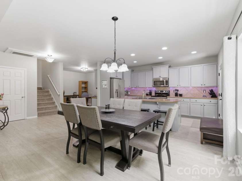 5404 Cotton Top Court, Waxhaw, NC 28173.  MLS# CAR4368521, YatesRealty ID 23840. Open Floor plan on lower level