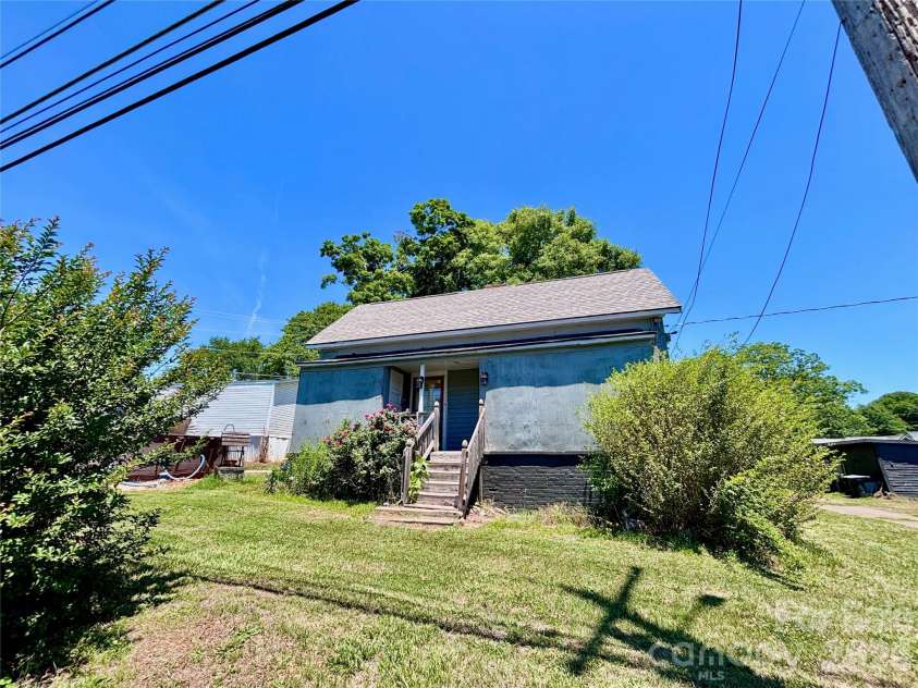 126 West Street, Ellenboro, NC 28040.  MLS# CAR4382395, YatesRealty ID 23841. 