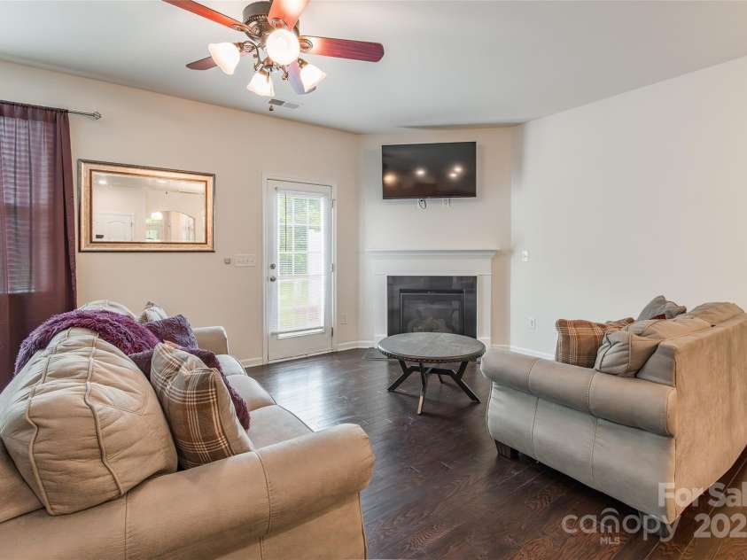 2784 Sawbridge Lane, Gastonia, NC 28056.  MLS# CAR4278021, YatesRealty ID 23841. 