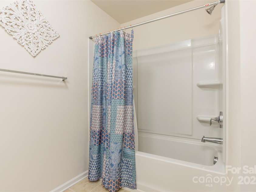 2784 Sawbridge Lane, Gastonia, NC 28056.  MLS# CAR4278021, YatesRealty ID 23841. 