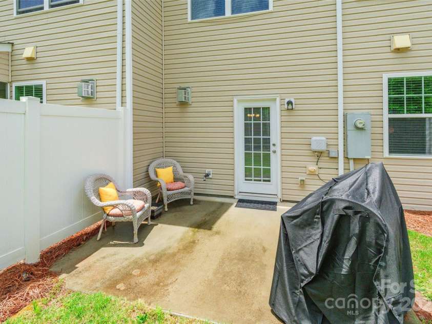 2784 Sawbridge Lane, Gastonia, NC 28056.  MLS# CAR4278021, YatesRealty ID 23841. 