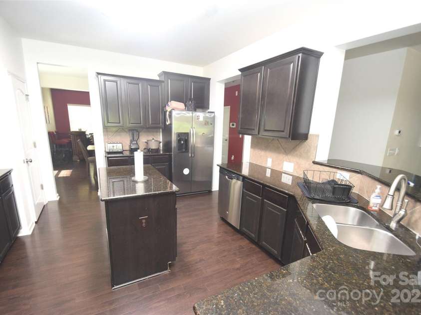 11124 Pond Valley Court, Charlotte, NC 28269.  MLS# CAR4277863, YatesRealty ID 23842. 