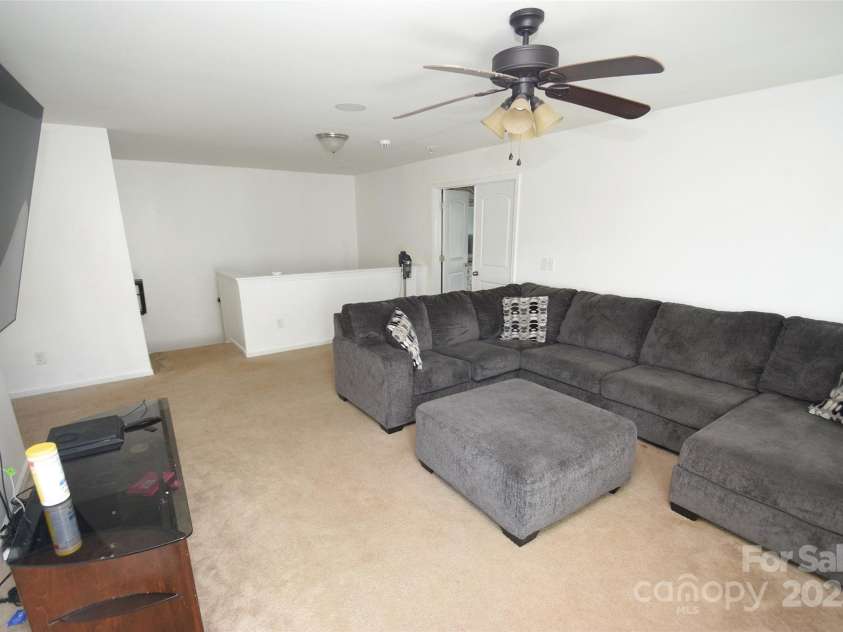 11124 Pond Valley Court, Charlotte, NC 28269.  MLS# CAR4277863, YatesRealty ID 23842. 