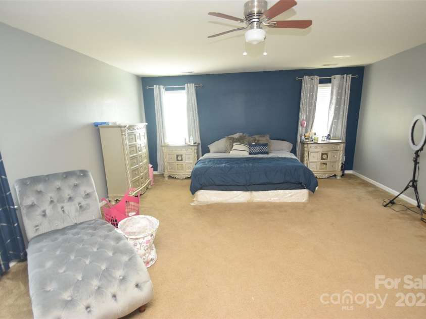 11124 Pond Valley Court, Charlotte, NC 28269.  MLS# CAR4277863, YatesRealty ID 23842. 