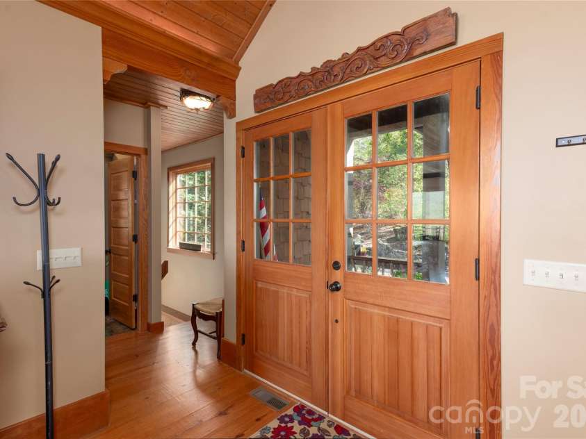 601 Hawk Mountain Road, Lake Toxaway, NC 28747.  MLS# CAR4378046, YatesRealty ID 23842. 