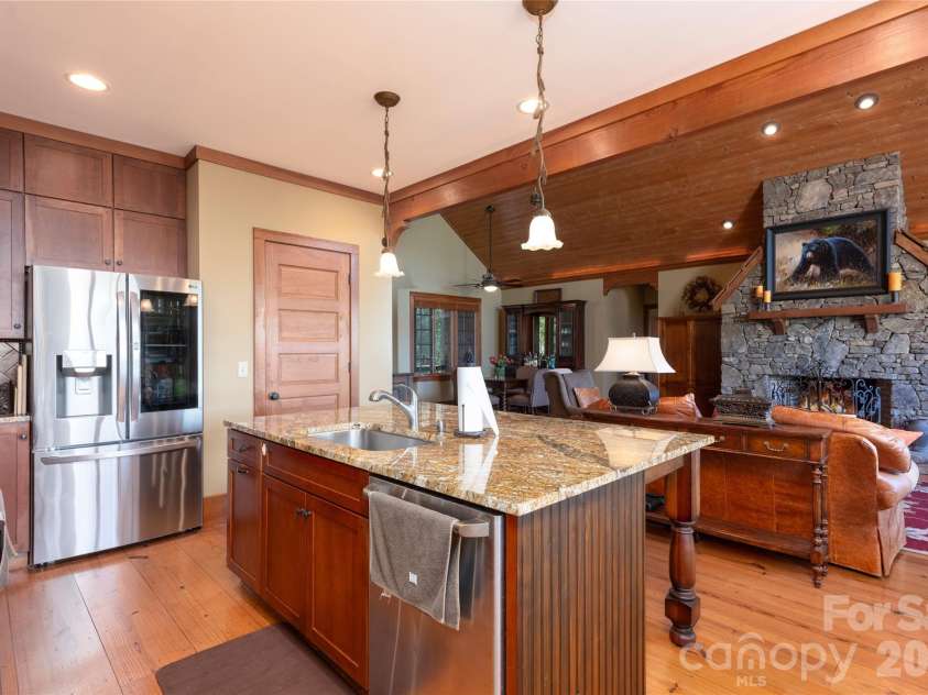 601 Hawk Mountain Road, Lake Toxaway, NC 28747.  MLS# CAR4378046, YatesRealty ID 23842. 