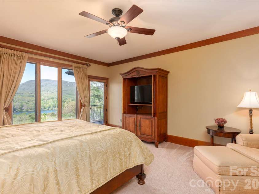 601 Hawk Mountain Road, Lake Toxaway, NC 28747.  MLS# CAR4378046, YatesRealty ID 23842. 
