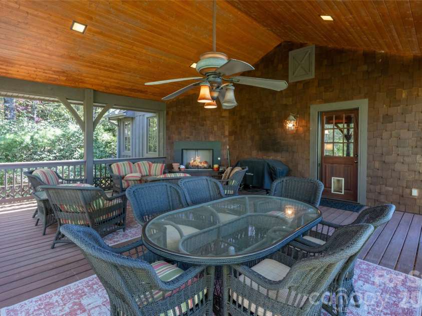 601 Hawk Mountain Road, Lake Toxaway, NC 28747.  MLS# CAR4378046, YatesRealty ID 23842. 