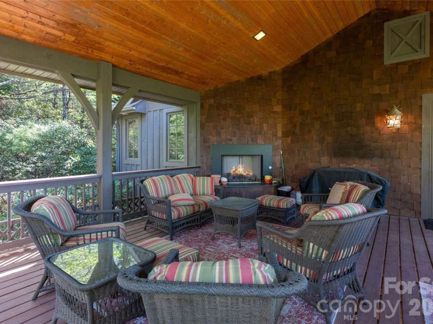 601 Hawk Mountain Road, Lake Toxaway, NC 28747.  MLS# CAR4378046, YatesRealty ID 23842. 