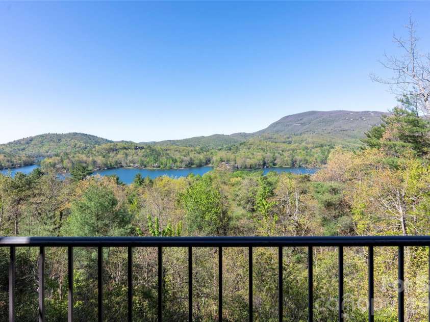 601 Hawk Mountain Road, Lake Toxaway, NC 28747.  MLS# CAR4378046, YatesRealty ID 23842. 