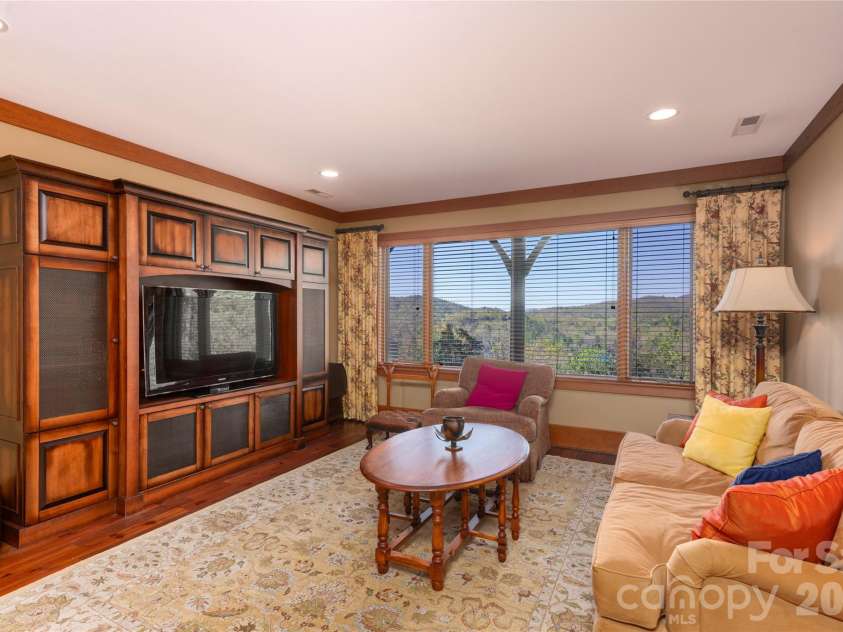 601 Hawk Mountain Road, Lake Toxaway, NC 28747.  MLS# CAR4378046, YatesRealty ID 23842. 