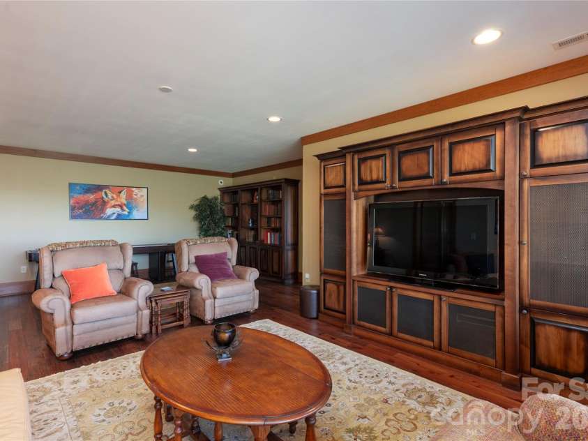 601 Hawk Mountain Road, Lake Toxaway, NC 28747.  MLS# CAR4378046, YatesRealty ID 23842. 