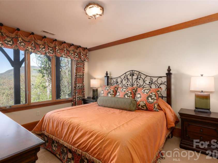 601 Hawk Mountain Road, Lake Toxaway, NC 28747.  MLS# CAR4378046, YatesRealty ID 23842. 