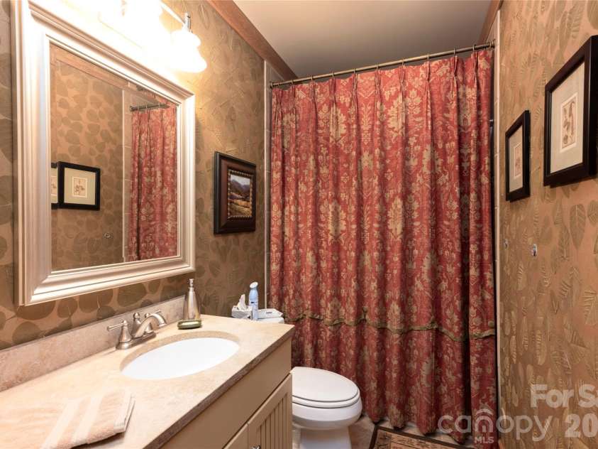 601 Hawk Mountain Road, Lake Toxaway, NC 28747.  MLS# CAR4378046, YatesRealty ID 23842. 