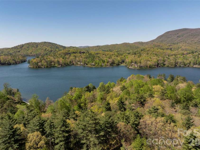 601 Hawk Mountain Road, Lake Toxaway, NC 28747.  MLS# CAR4378046, YatesRealty ID 23842. 