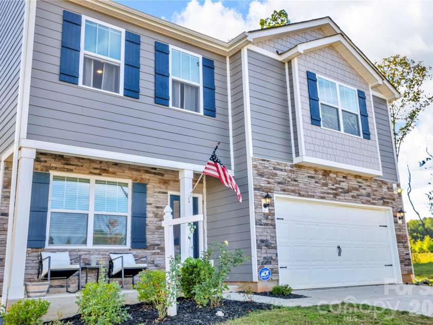118 Hill Lane, Troutman, NC 28166.  MLS# CAR4376345, YatesRealty ID 23843. 