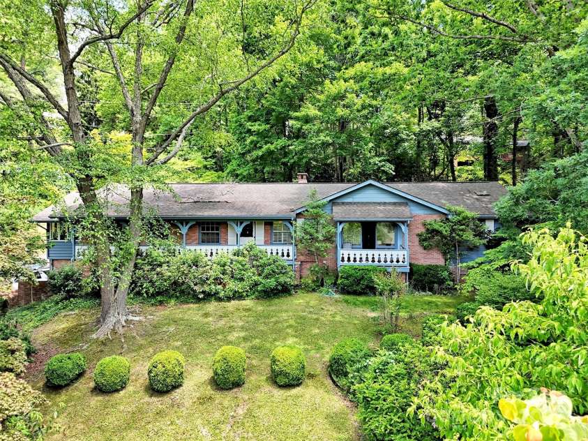 34 Brunswick Road, Waynesville, NC 28786.  MLS# CAR4271323, YatesRealty ID 23843. 