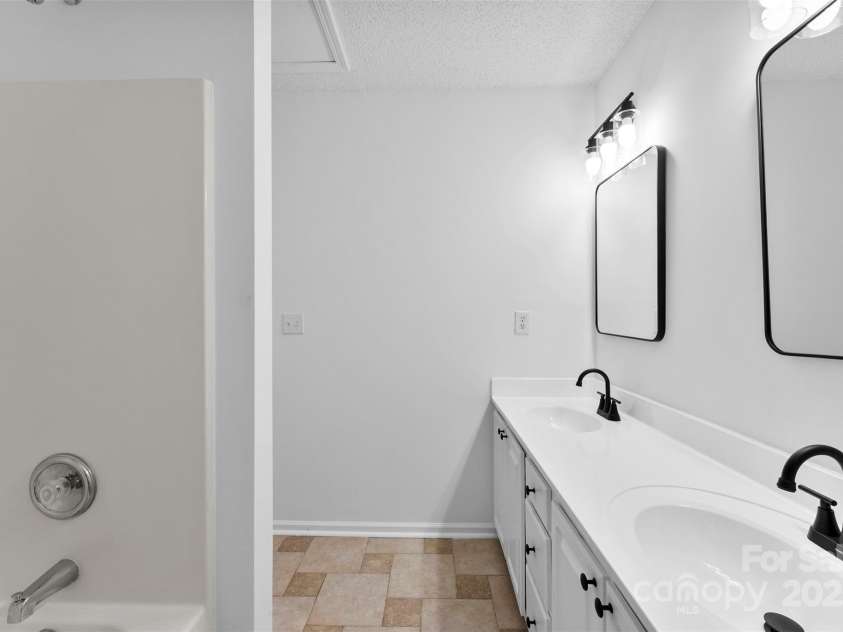 12914 Sickles Drive, Charlotte, NC 28273.  MLS# CAR4275478, YatesRealty ID 23844. 