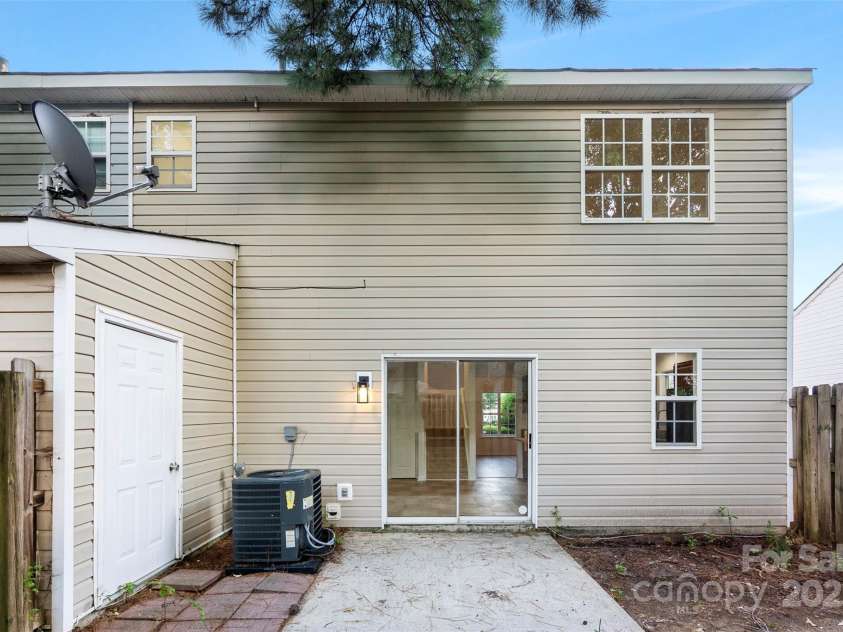 12914 Sickles Drive, Charlotte, NC 28273.  MLS# CAR4275478, YatesRealty ID 23844. 