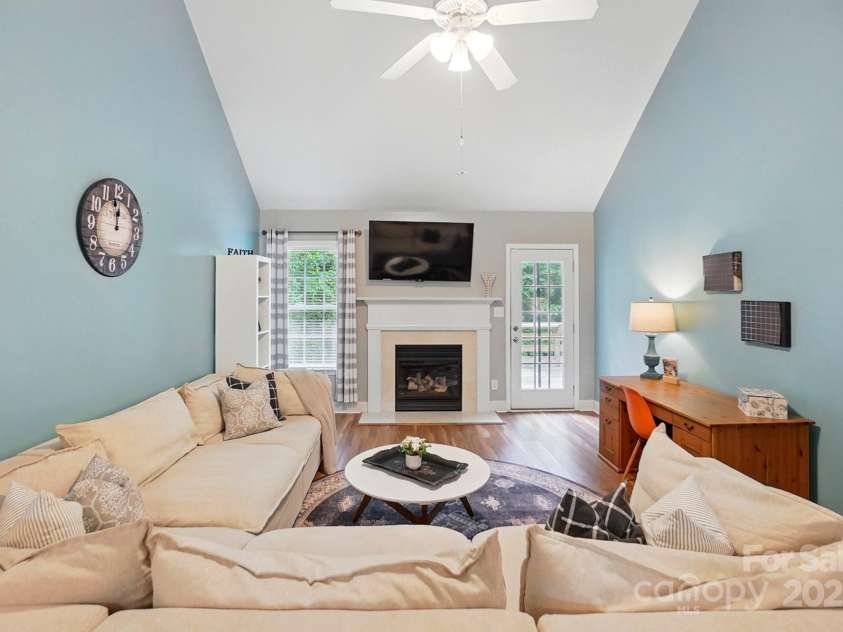 2745 Stockwood Drive, Gastonia, NC 28056.  MLS# CAR4253983, YatesRealty ID 23845. Vaulted ceiling