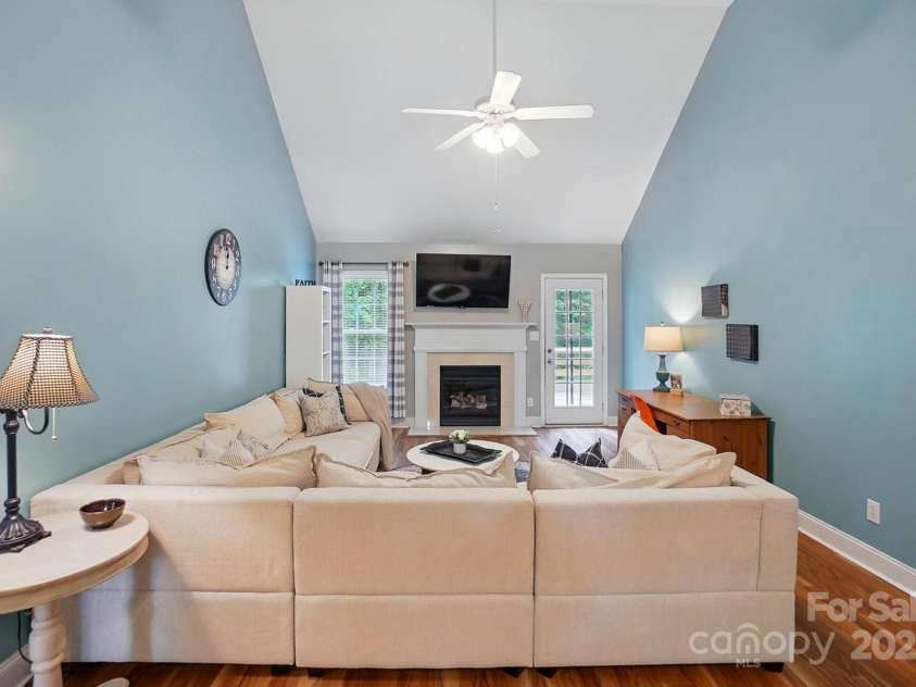 2745 Stockwood Drive, Gastonia, NC 28056.  MLS# CAR4253983, YatesRealty ID 23845. Wow entrance to family room