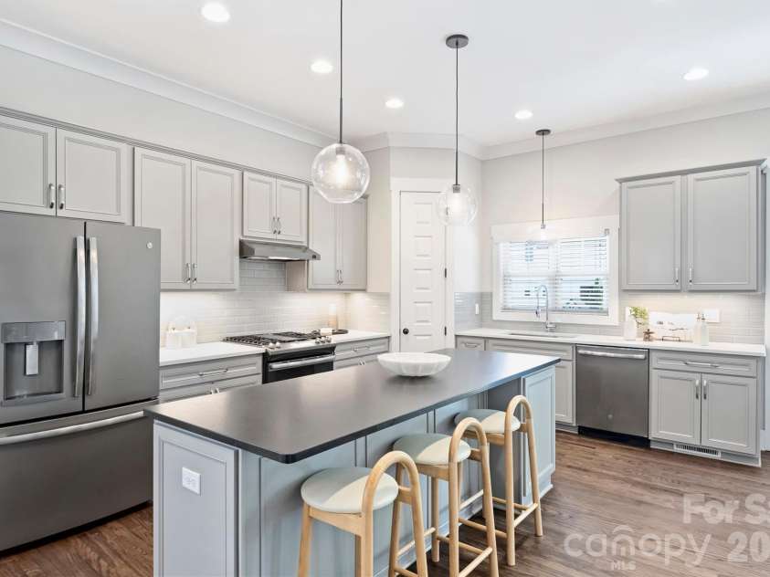 3030 Attaberry Drive, Charlotte, NC 28205.  MLS# CAR4378482, YatesRealty ID 23845. 