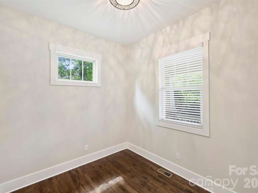 3030 Attaberry Drive, Charlotte, NC 28205.  MLS# CAR4378482, YatesRealty ID 23845. 