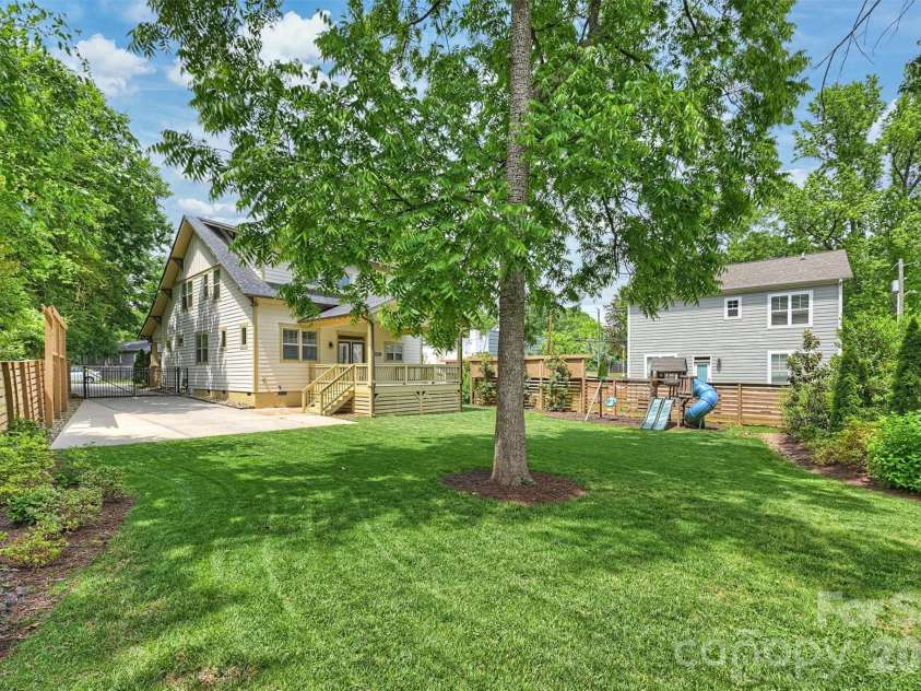 3030 Attaberry Drive, Charlotte, NC 28205.  MLS# CAR4378482, YatesRealty ID 23845. 