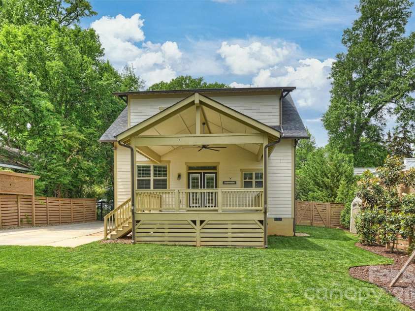 3030 Attaberry Drive, Charlotte, NC 28205.  MLS# CAR4378482, YatesRealty ID 23845. 