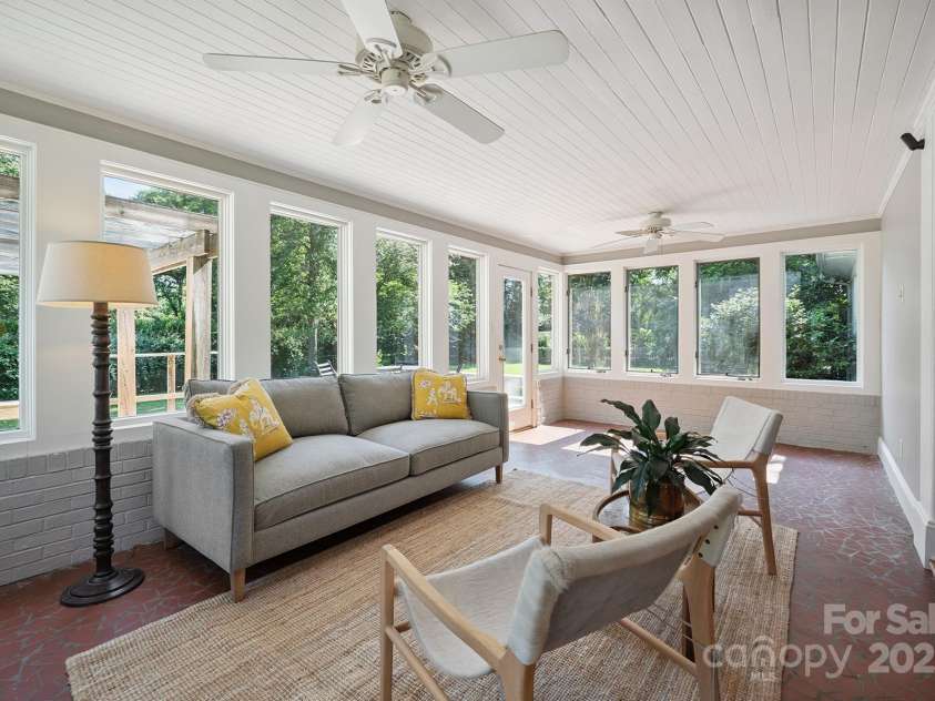 630 4th Avenue, Hickory, NC 28601.  MLS# CAR4277457, YatesRealty ID 23846. 